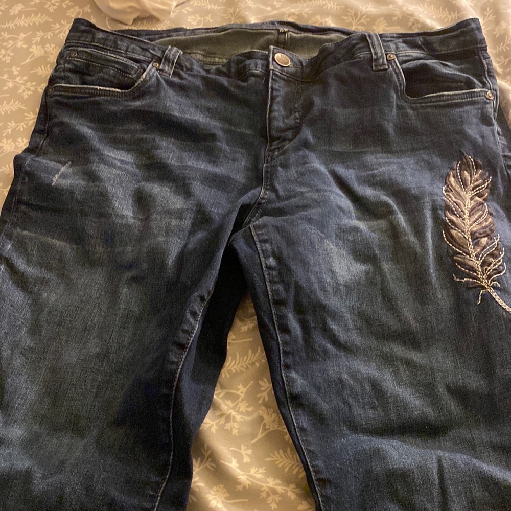 Barely worn embroidered Kut from The Kluth jeans.
